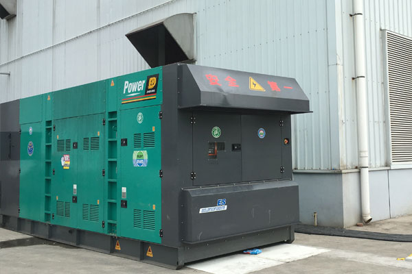 亭湖燃油滤清器的更换流程是怎样的？