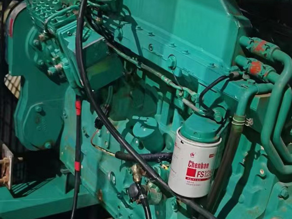 亭湖如何确定新的发电机组控制系统是否与原系统兼容？