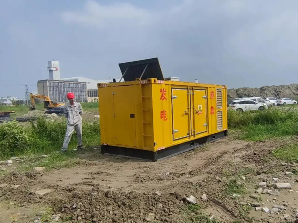 亭湖200KW柴油发电机机组每小时的油耗量受哪些因素影响？