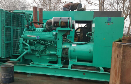 亭湖发电机组如何判断水冷式机油散热器内部是否需要清洗？